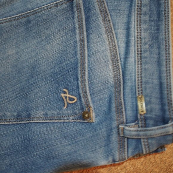 DL1961 Angel Jeans - Picture 4 of 6